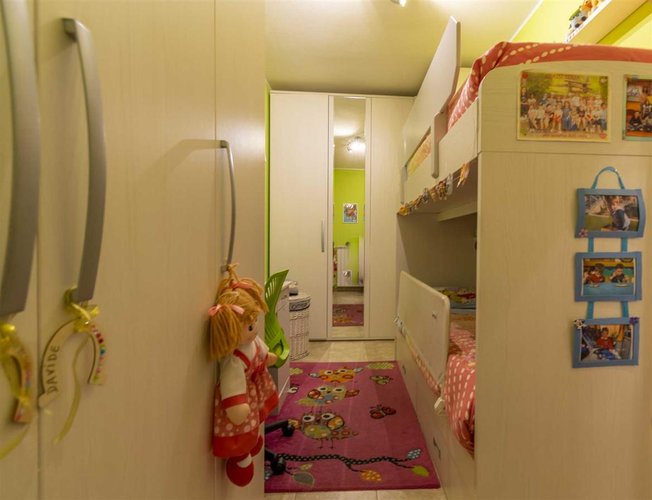 Sedrina, vicino al centro, adorabile trilocale con box auto.