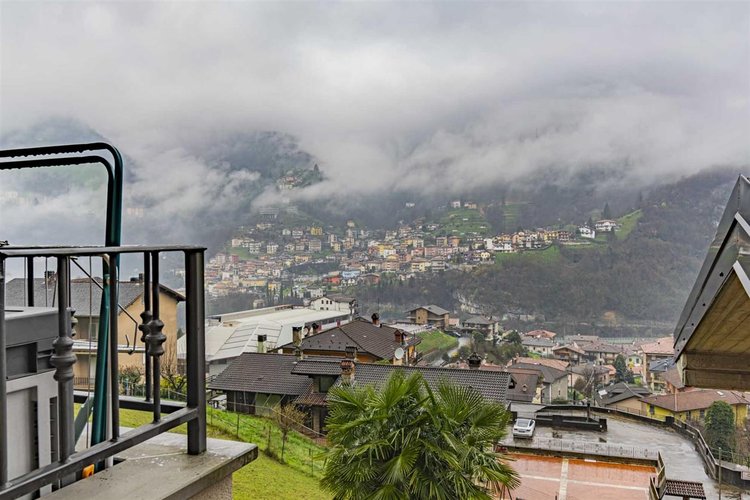 Sedrina, vicino al centro, adorabile trilocale con box auto. Cornalba