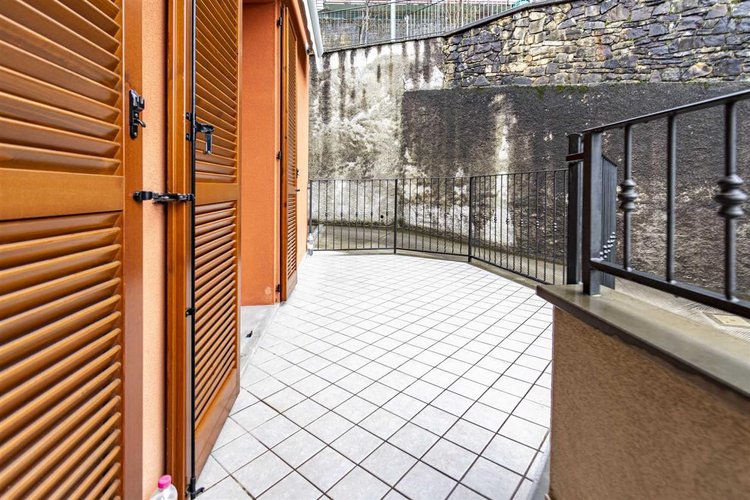 Sedrina, vicino al centro, adorabile trilocale con box auto. Cornalba