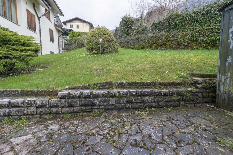 Serina esclusiva villa singola con box auto Serina