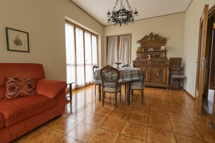 Serina esclusiva villa singola con box auto Serina