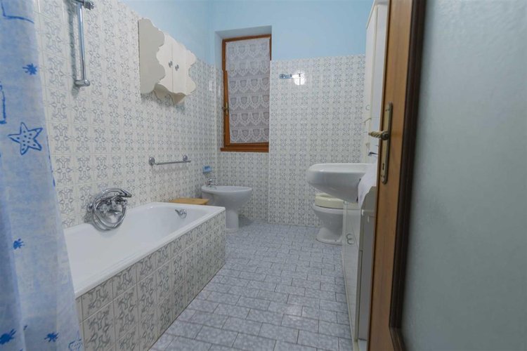 Serina esclusiva villa singola con box auto Serina