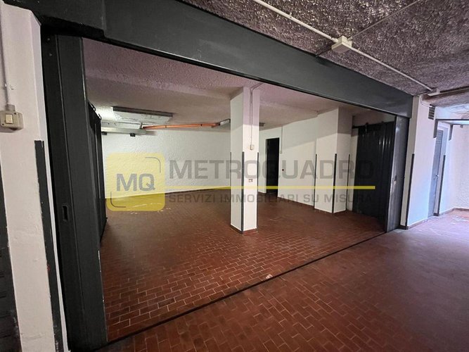 Box doppio in vendita a Lecco, centro città – 42 mq con cantinetta Lecco