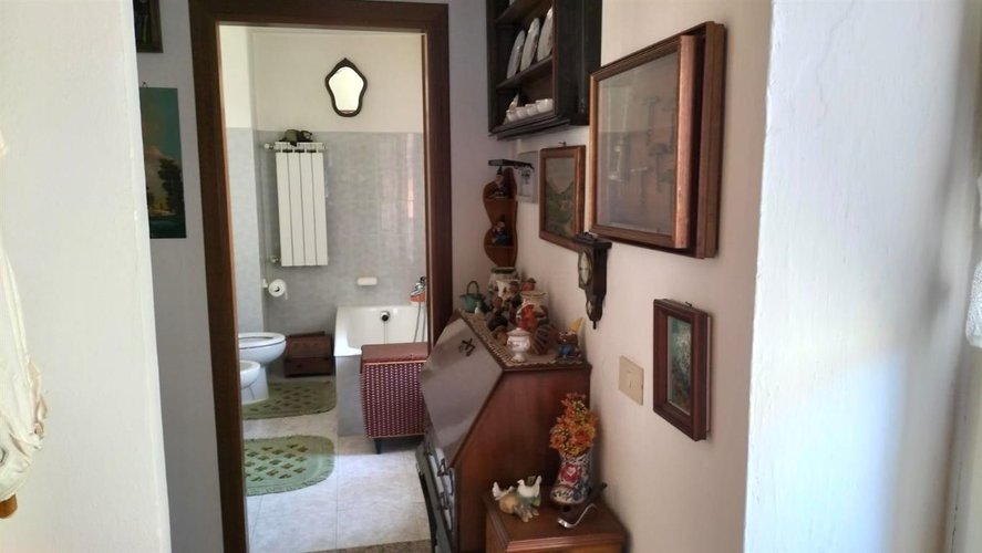 Serina, centralissimo trilocale con praticabile sottotetto Serina