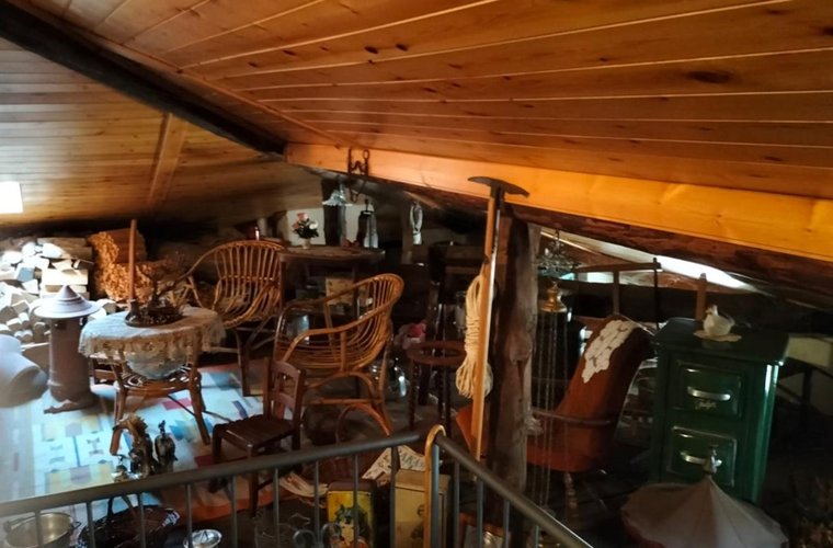 Serina, centralissimo trilocale con praticabile sottotetto Serina