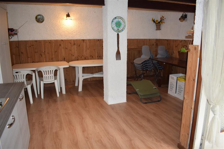 Serina posizione incantevole bilocale con taverna e arredo Serina