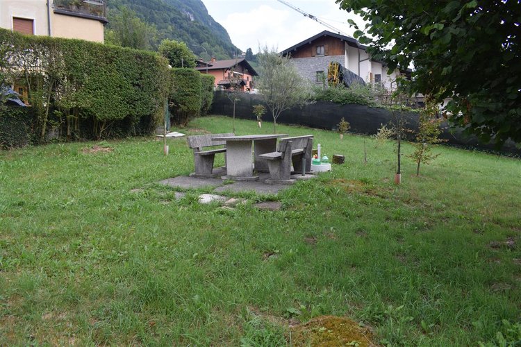 Serina posizione incantevole bilocale con taverna e arredo Serina