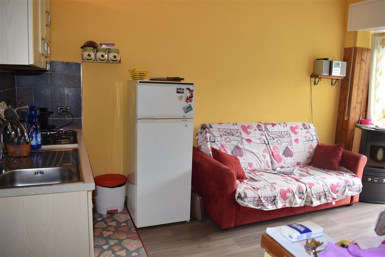 Serina posizione incantevole bilocale con taverna e arredo Serina