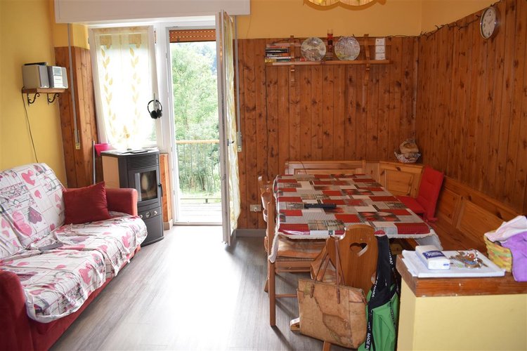 Serina posizione incantevole bilocale con taverna e arredo Serina