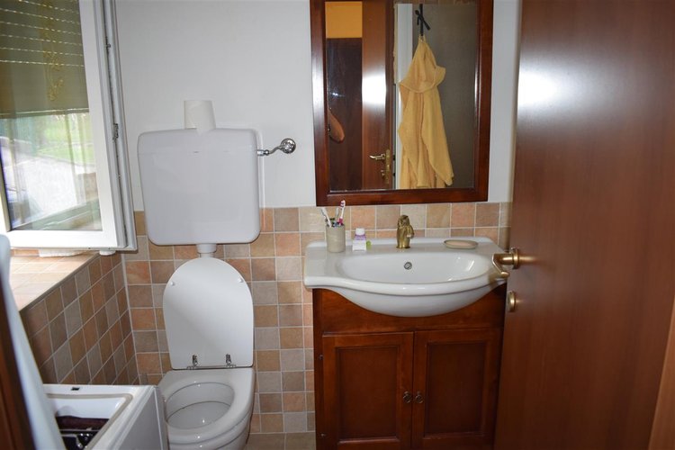 Serina posizione incantevole bilocale con taverna e arredo Serina