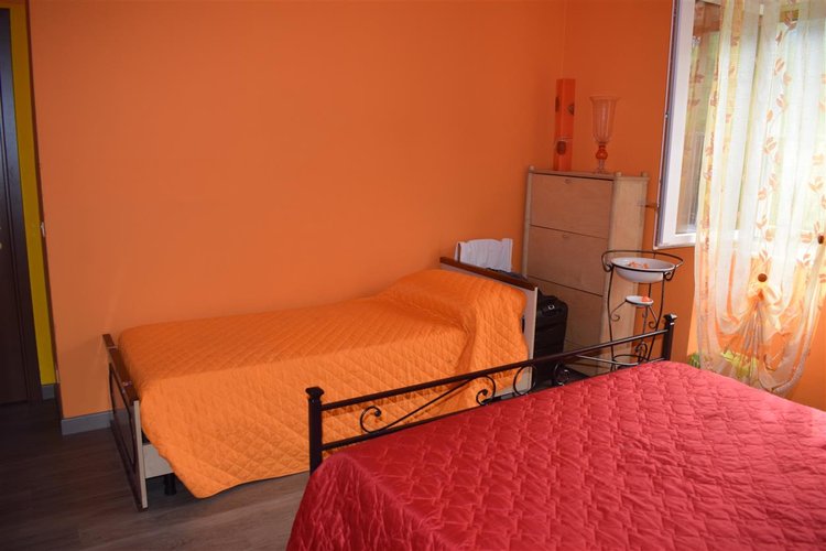 Serina posizione incantevole bilocale con taverna e arredo Serina