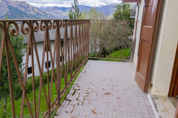 Costa Serina, con vista paradisiaca, casa d'epoca con giardino Costa Serina