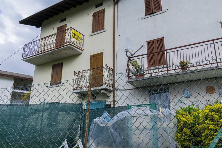 Costa Serina, con vista paradisiaca, casa d'epoca con giardino Costa Serina