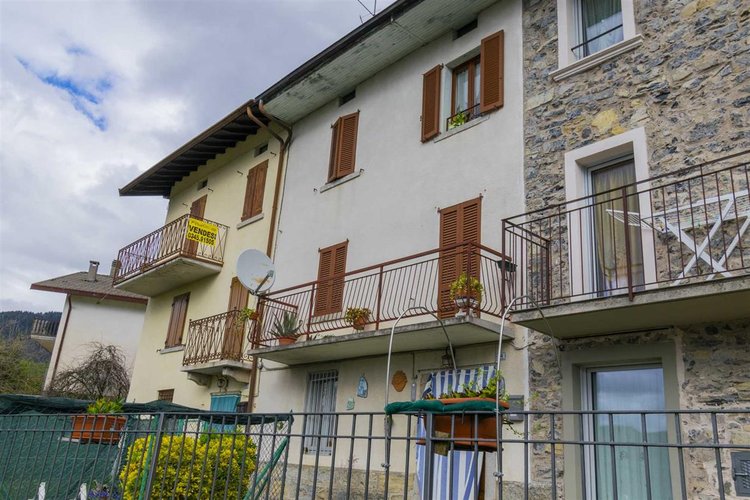 Costa Serina, con vista paradisiaca, casa d'epoca con giardino Costa Serina