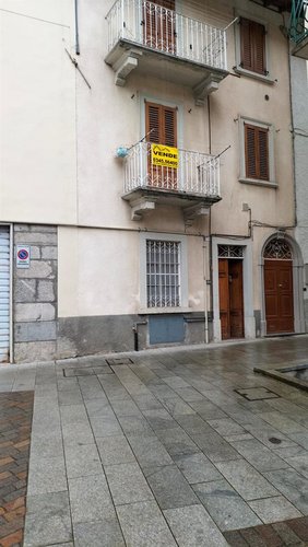 Serina nel centro del paese, in porzione di casetta nel borgo storico