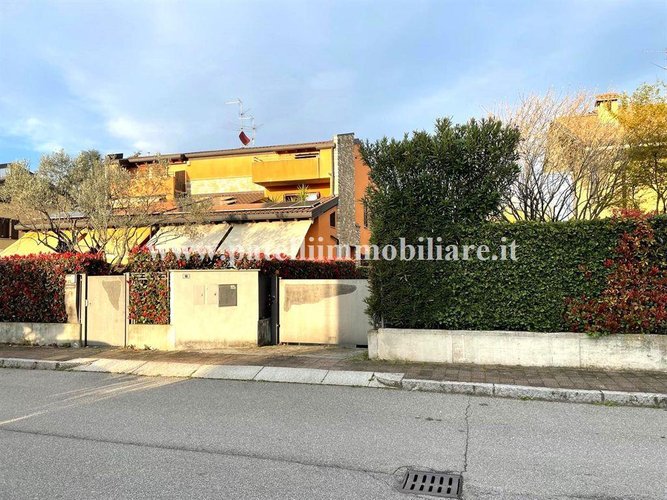 TREVIOLO - PORZIONE VILLA BIFAMILIARE Treviolo