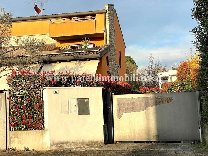 TREVIOLO - PORZIONE VILLA BIFAMILIARE Treviolo