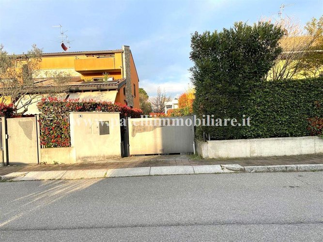 TREVIOLO - PORZIONE VILLA BIFAMILIARE Treviolo