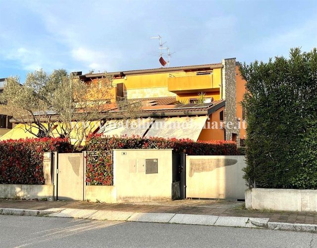 TREVIOLO - PORZIONE VILLA BIFAMILIARE Treviolo