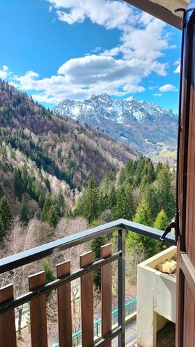 Oltre il Colle, grazioso panoramico trilocale con box auto Oltre il Colle