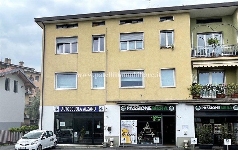 ALZANO  LOMBARDO  - LUMINOSO TRILOCALE CON BOX Alzano Lombardo