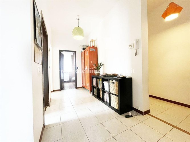 ALZANO  LOMBARDO  - LUMINOSO TRILOCALE CON BOX Alzano Lombardo