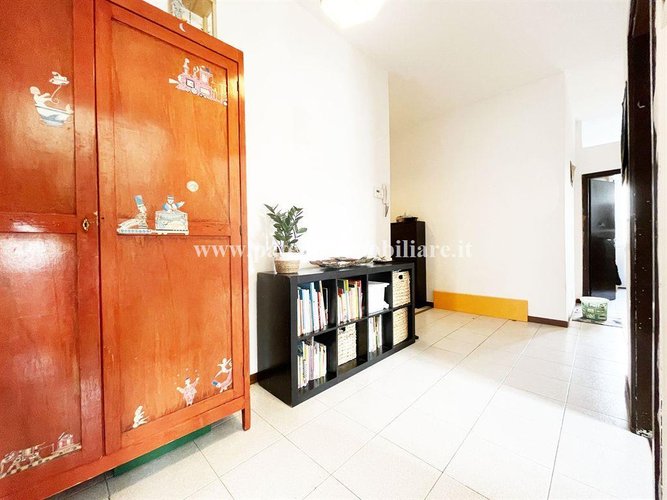 ALZANO  LOMBARDO  - LUMINOSO TRILOCALE CON BOX Alzano Lombardo