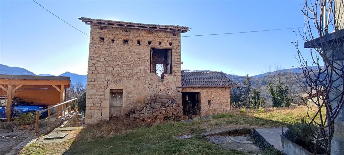 Blello porzione di rustico in piccolo borghetto montano Blello