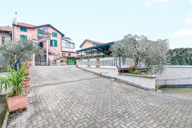 (38.24) Soluzione indipendente - Erba, Via Lecco Erba