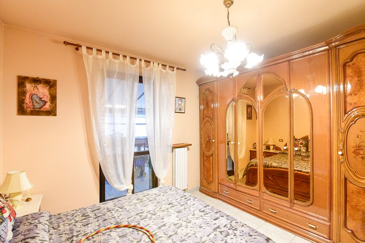 (38.24) Soluzione indipendente - Erba, Via Lecco Erba