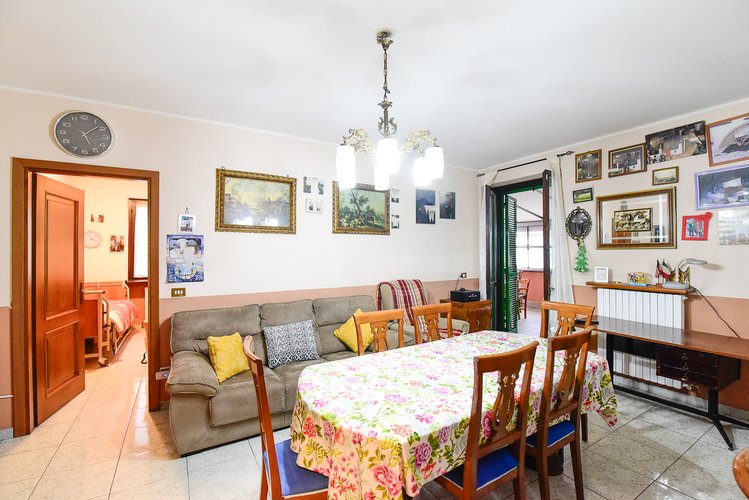 (38.24) Soluzione indipendente - Erba, Via Lecco Erba