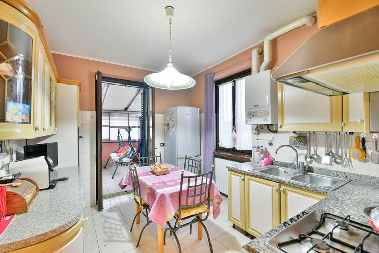 (38.24) Soluzione indipendente - Erba, Via Lecco Erba