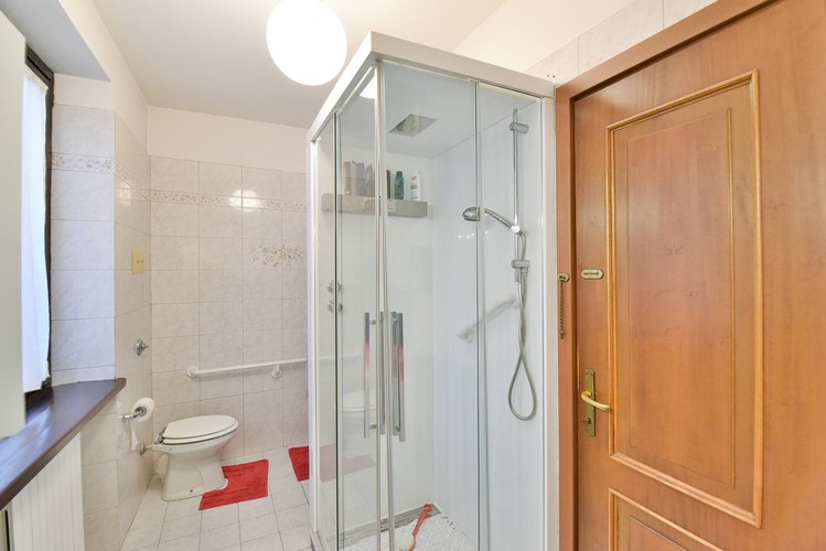 (38.24) Soluzione indipendente - Erba, Via Lecco Erba