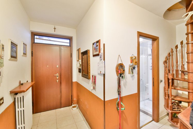 (38.24) Soluzione indipendente - Erba, Via Lecco Erba