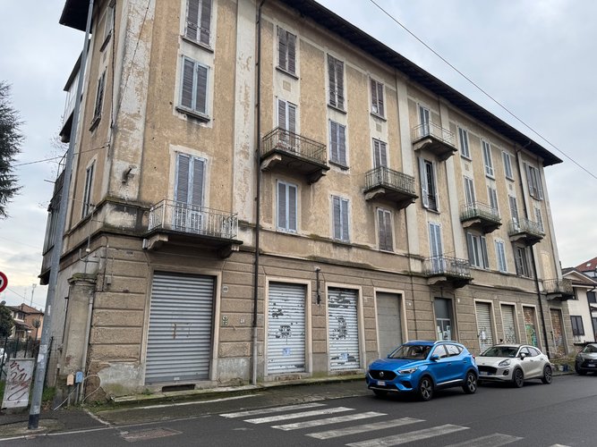 Edificio pluriuso in vendita a Carnate Carnate