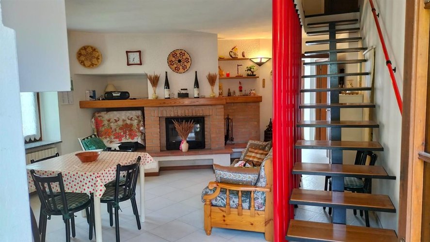 Serina Bagnella, imperdibile luminosa porzione di casa indipendente Serina