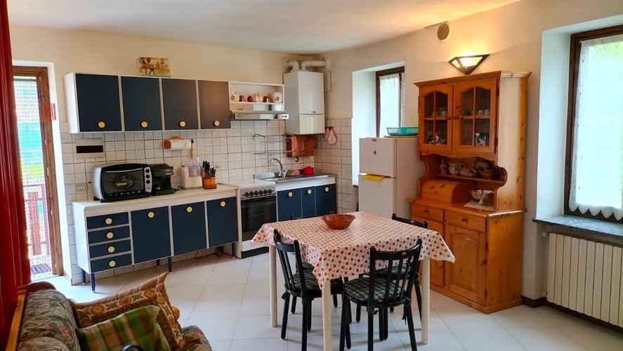 Serina Bagnella, imperdibile luminosa porzione di casa indipendente Serina