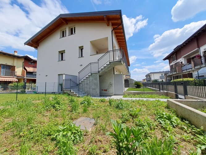 APPARTAMENTO IN VILLA 4 UNITA' Calcinate