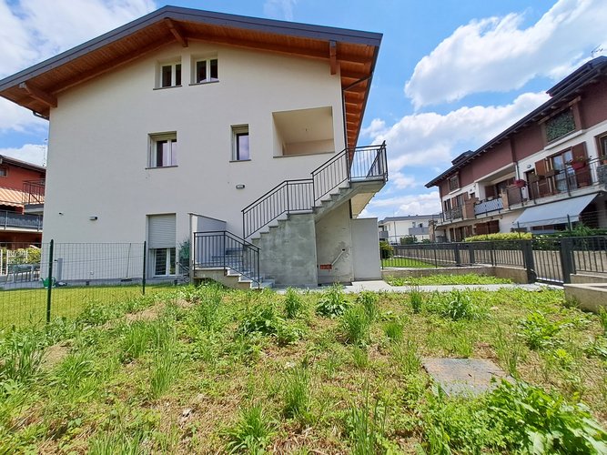 APPARTAMENTO IN VILLA 4 UNITA' Calcinate