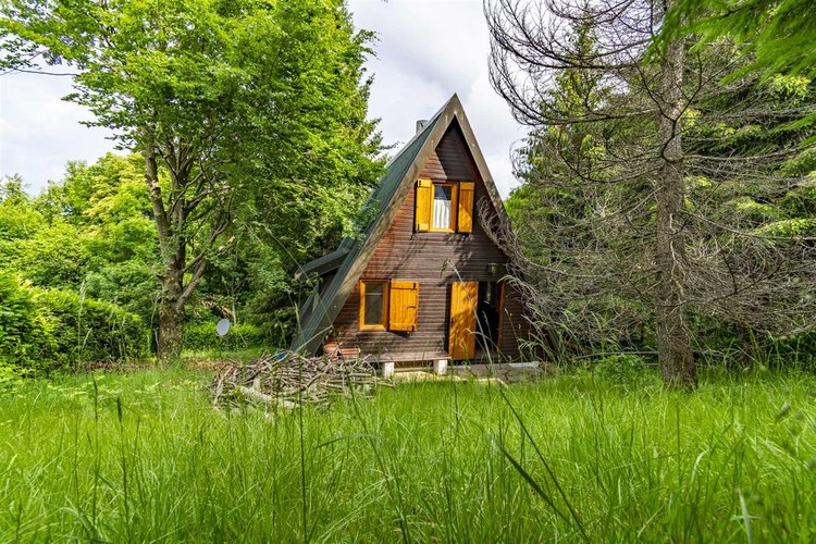 Zogno, introvabile chalet singolo con giardino privato Zogno