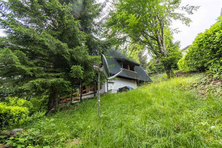 Zogno, introvabile chalet singolo con giardino privato Zogno