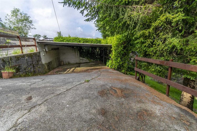 Zogno, introvabile chalet singolo con giardino privato Zogno