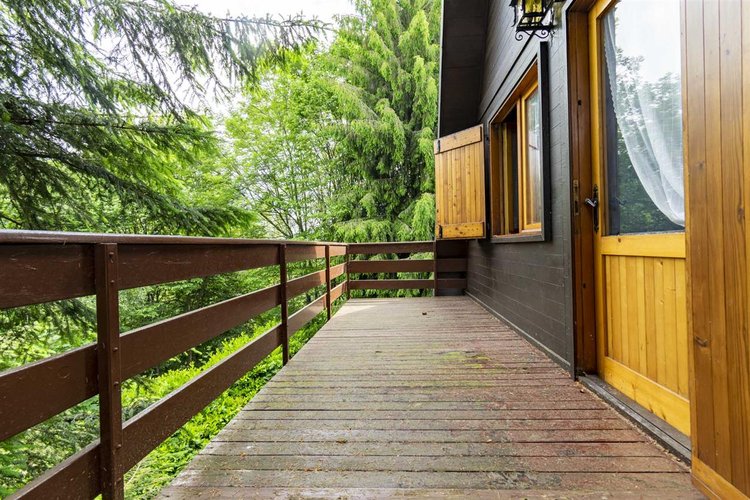 Zogno, introvabile chalet singolo con giardino privato Zogno