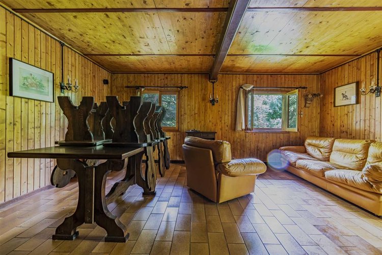 Zogno, introvabile chalet singolo con giardino privato Zogno