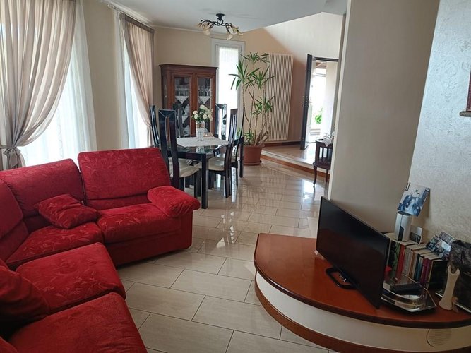 Villa 6 locali - Rif. 245 Montano Lucino