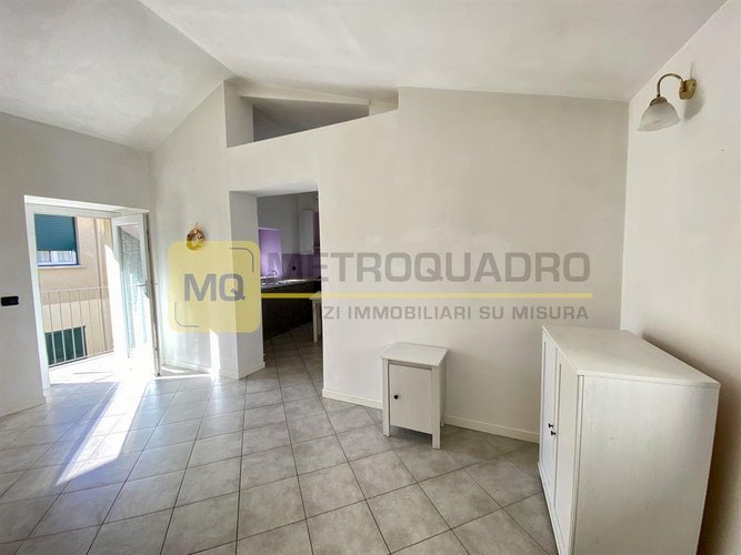 Civate (LC), zona chiesa, proponiamo in vendita un monolocale ristrutturato Civate