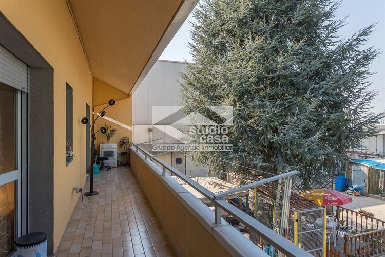 VILLA INDIPENDENTE CON AMPIO GIARDINO A VERDELLO Verdello