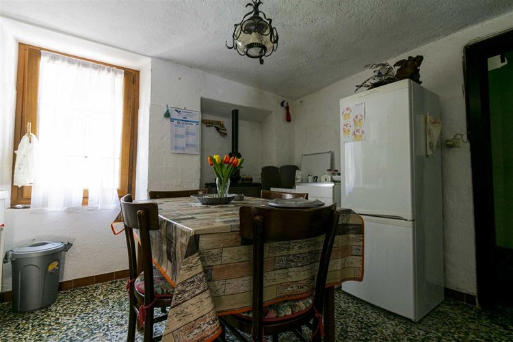 Costa Serina, tipica casetta montana con giardino Costa Serina