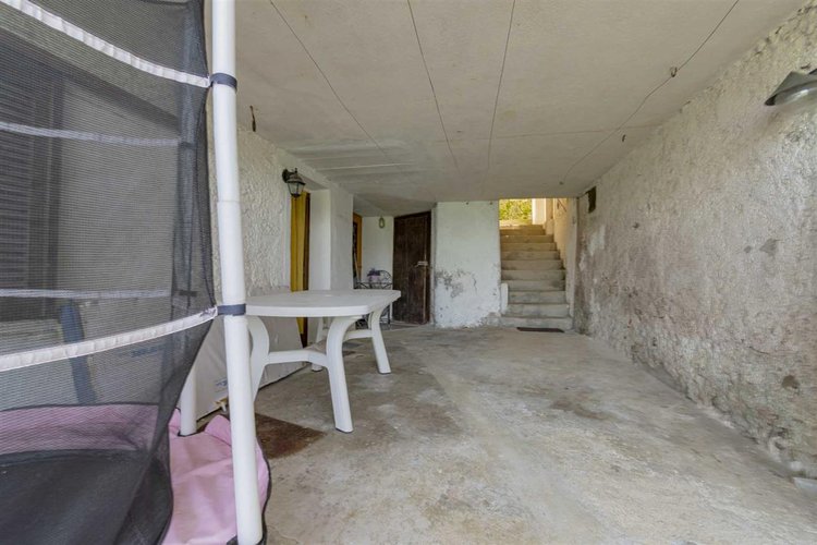 Costa Serina, tipica casetta montana con giardino Costa Serina