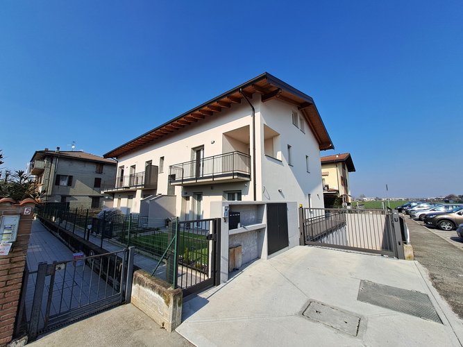 APPARTAMENTO IN VILLA 4 UNITA'